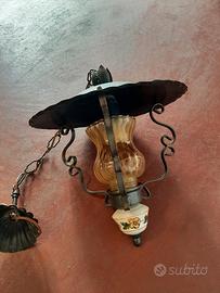 lampadario in ferro battuto e ceramica