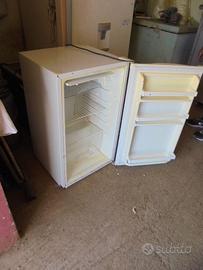 Frigo piccolo funzionante