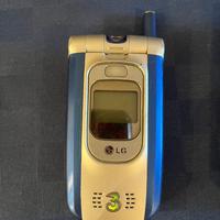 Due cellulari vintage