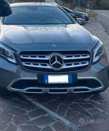 MERCEDES GLA 2019 2000