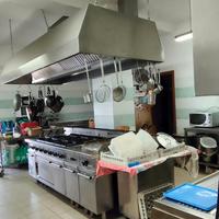 Cucina per ristorante. Trasferimento attività
