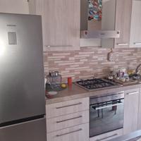 cucina completa di elettrodomestici