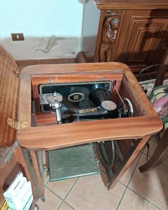 Macchina per cucire vintage