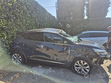 renault captur incidentata