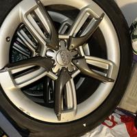 Gomme con cerchi da 18