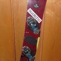 Snowboard Burton hard con doppi attacchi