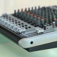 MIXER  XENYX QX1622USB BEHRINGER