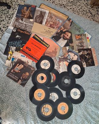 set di 28 dischi in vinile  33/45 giri