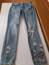 pantalone jeans donna con ricami
