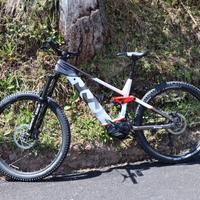 bici Husqvarna mountain cross elettrica HC8