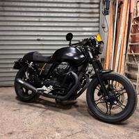 Moto guzzi v7 cafe racer stone
