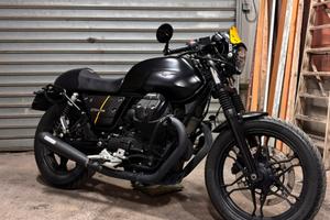 Moto guzzi v7 cafe racer stone