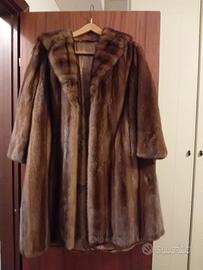 pelliccia di visone con cappuccio