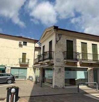 Immobile in asta di 362 m² con 4 locali a Camisano