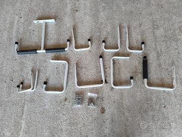 robusti ganci biciclette o attrezzi  supporti