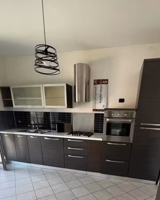 Cucina lineare completa di eletrrodomestici