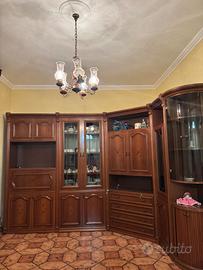 Credenza/vetrina classica in legno
