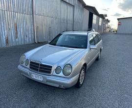 Mercedes-benz E 200 cat SW Avantgarde solo 120 m k