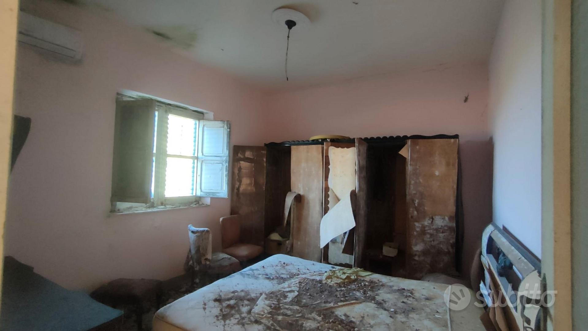 Via Cavaleri Magazzeni Terreno 1000Mq+100Mq Casa - Altro