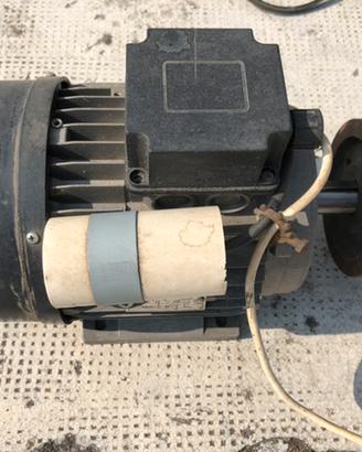 Motore elettrico da 2CV