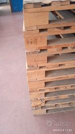 Pallet in legno 110x110 per tavolo arredo 