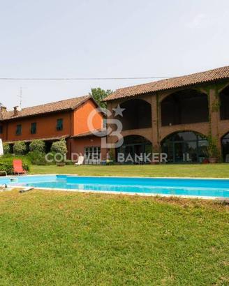 Villa di 900 m² con più di 5 locali e box auto dop