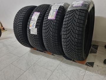 4 pneumatici invernali NUOVI Nexen, 215/60 R17 96H