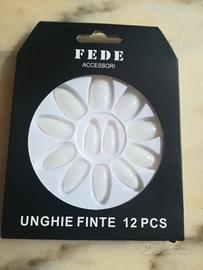 Unghie bianche fake nails cosplay donna