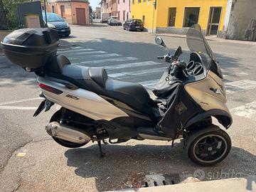 piaggio mp3 300i
