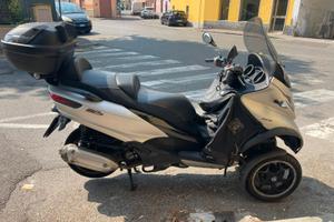 piaggio mp3 300i