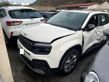 Jeep Avenger 1.2 Turbo 100 CV MHEV Summit