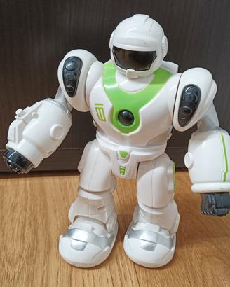 robot giocattolo di 15cm a batterie