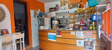 Tabaccheria + appartamento tricamere