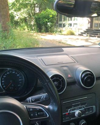 Audi A1 Sportback 1.4TDI 90 CV  06/2015  127.000km