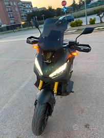 Honda X-ADV 750 (2023) - Nero Opaco - Pari a nuovo