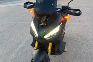 Honda X-ADV 750 (2023) - Nero Opaco - Pari a nuovo