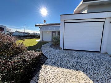 VILLASCHIERA BICAMERE CON GIARDINO - SOLUZIONE ...