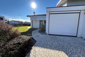 VILLASCHIERA BICAMERE CON GIARDINO - SOLUZIONE ...