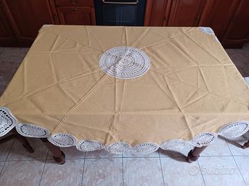 Tovaglia rotonda gialla  in cotone e pizzo