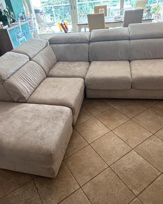 Divano angolare in tessuto beige