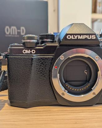 Olympus E-M10 Mark II + accessori DA RIPARARE