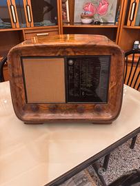 radio d'epoca Magnadyne modello SV52