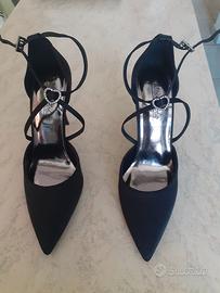 Scarpe nere con tacco