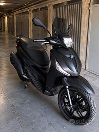 Piaggio Beverly 400 Deep Black – 2024