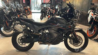 KTM 890 Adventure .