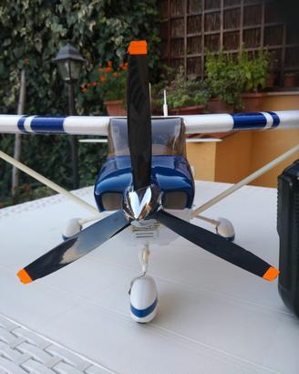 CESSNA 182