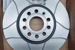 Dischi brembo anteriori baffati max 09.9772.75