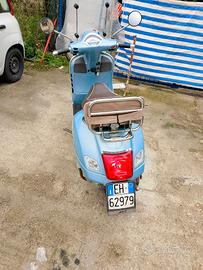 Vespa 300 GTS 70' Anniversario 
