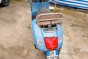 Vespa 300 GTS 70' Anniversario 