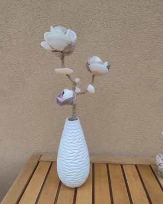 vaso con composizione artistica floreale 